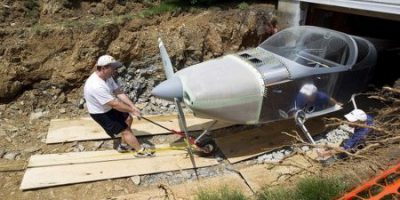 Hombre construyó avión en su sótano