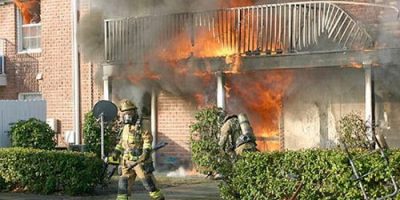 Hombre inicia un incendio al intentar convertir materia fecal en oro