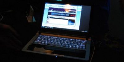 Intel Nikiski, una laptop con touchpad transparente2