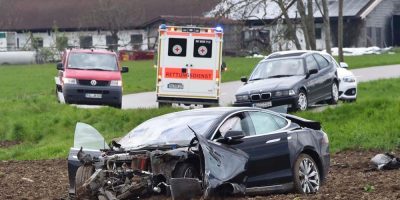 dueño de un Tesla, primer muerto por piloto automático